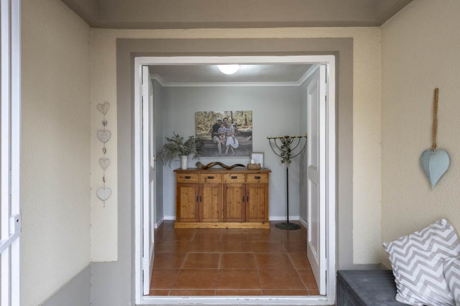 To Let 3 Bedroom Property for Rent in Somerset Ridge Western Cape